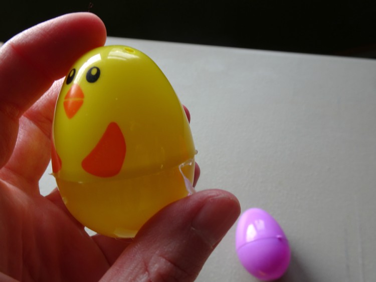 Cute chick easter egg cat toy idea